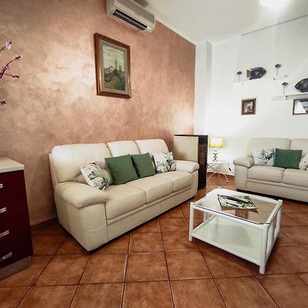 Ferienwohnung Casa Giulia Al Centro Di Olbia Codice Iun P4011 Exterior foto